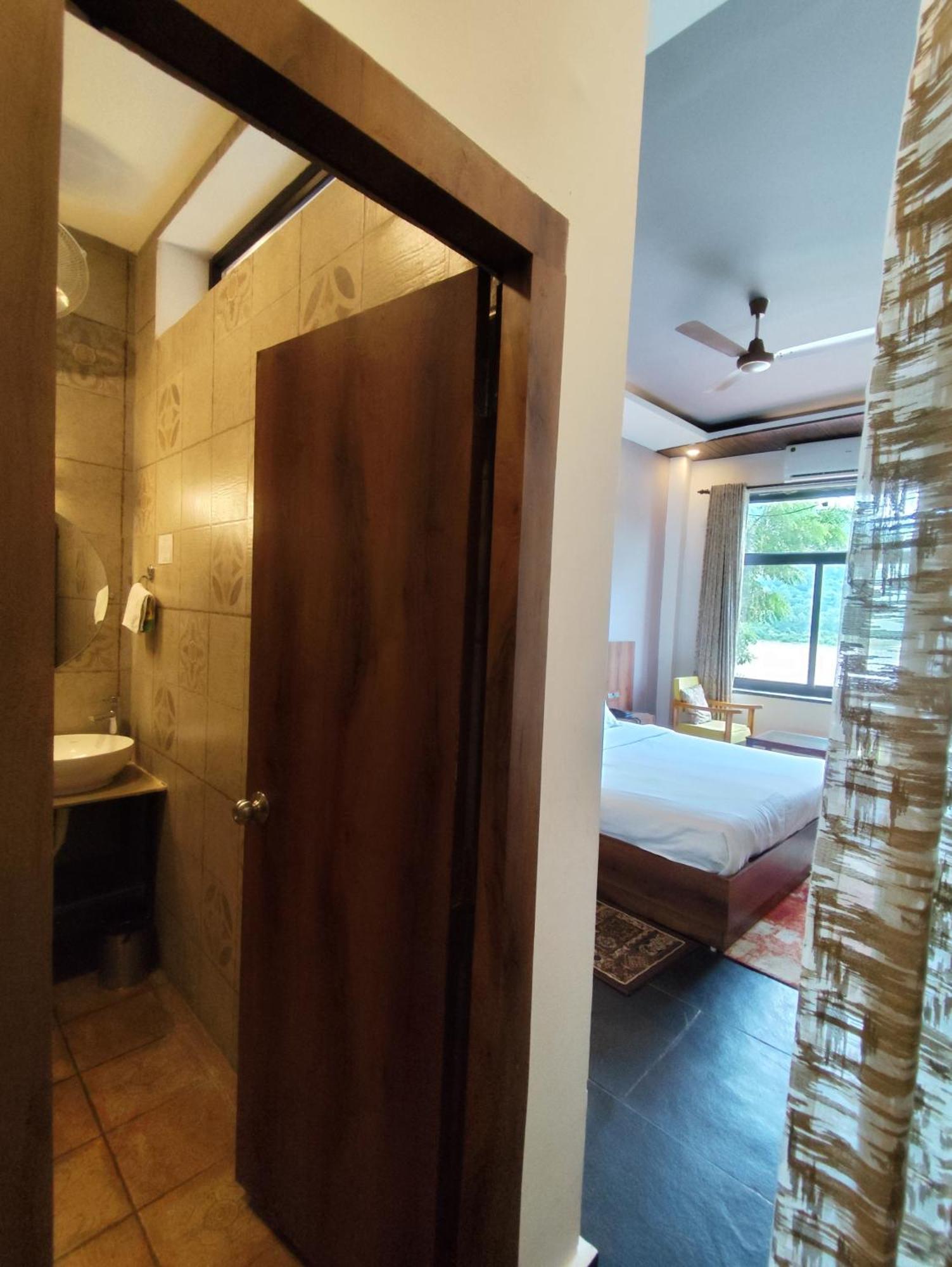 Meeram Ganga, A Heritage Stay By The Ganges At Triveni Ghat Rishīkesh 외부 사진